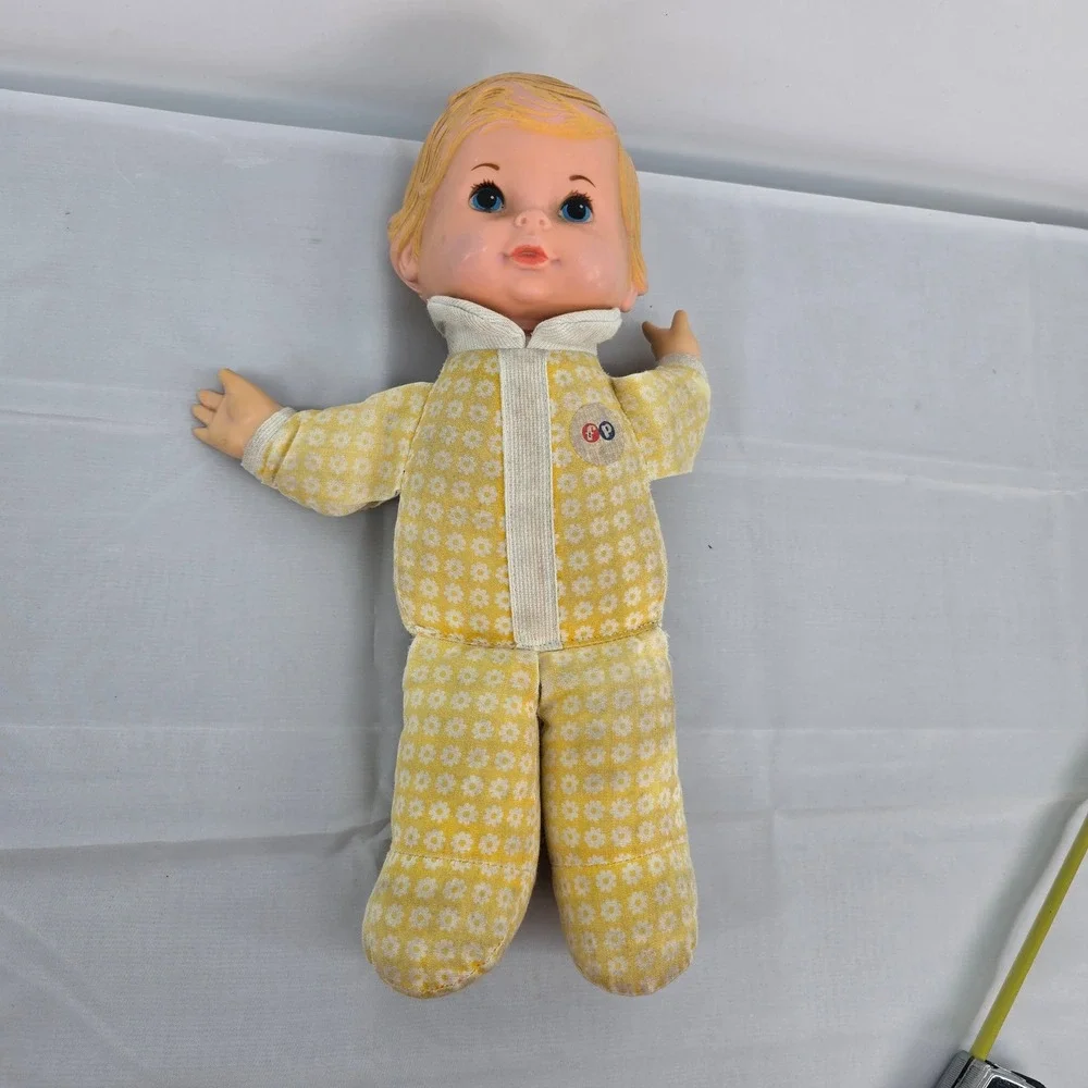 Vintage 1975 Fisher Price Honey Lap Sitter Doll Yellow Cloth Body Blue Eyes‎ Boy